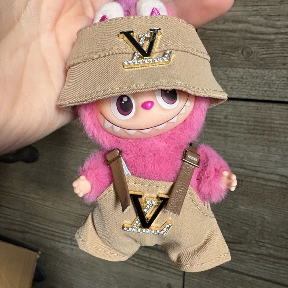 Brown overall set for mini labubu (pin for love size)